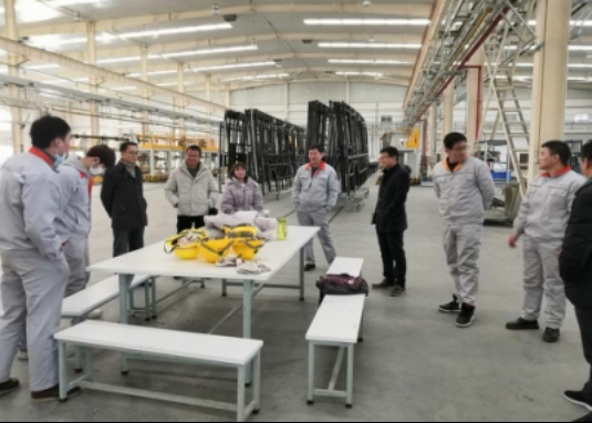 学院开展车辆系生产实习中期检查 深化工程技术服务协同育人